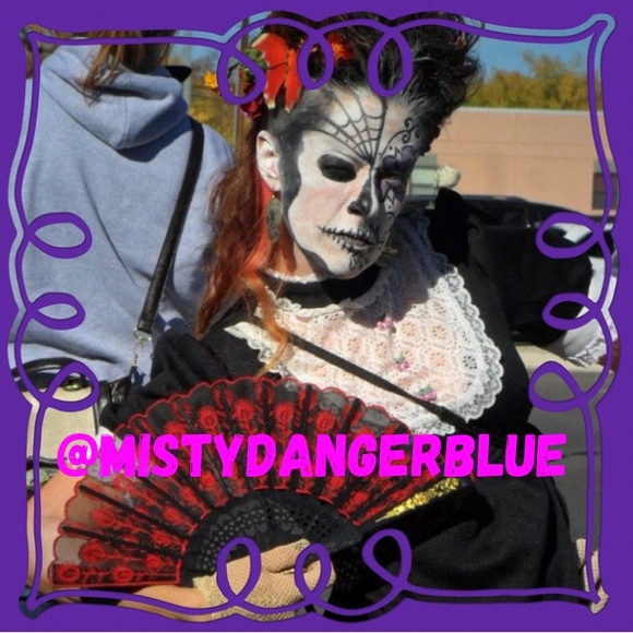 MEET THE POSHER - Picture 9 of 16